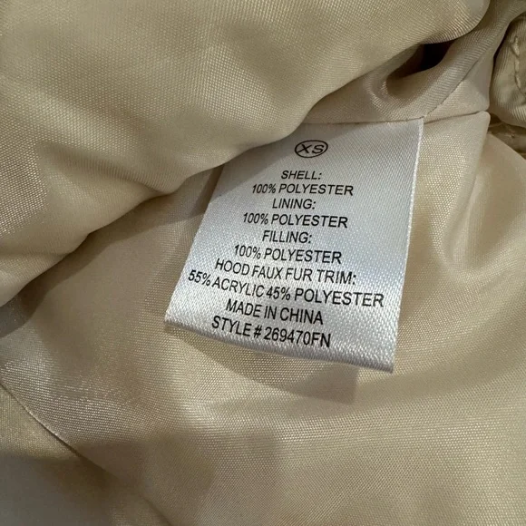 Fashion Nova Puffer Jacket | Women’s XS | Cream | Faux Fur Hood - Picture 5 of 6